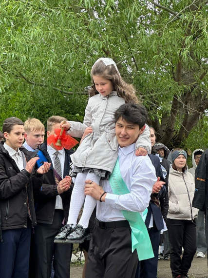 Последний звонок в любимой школе!.